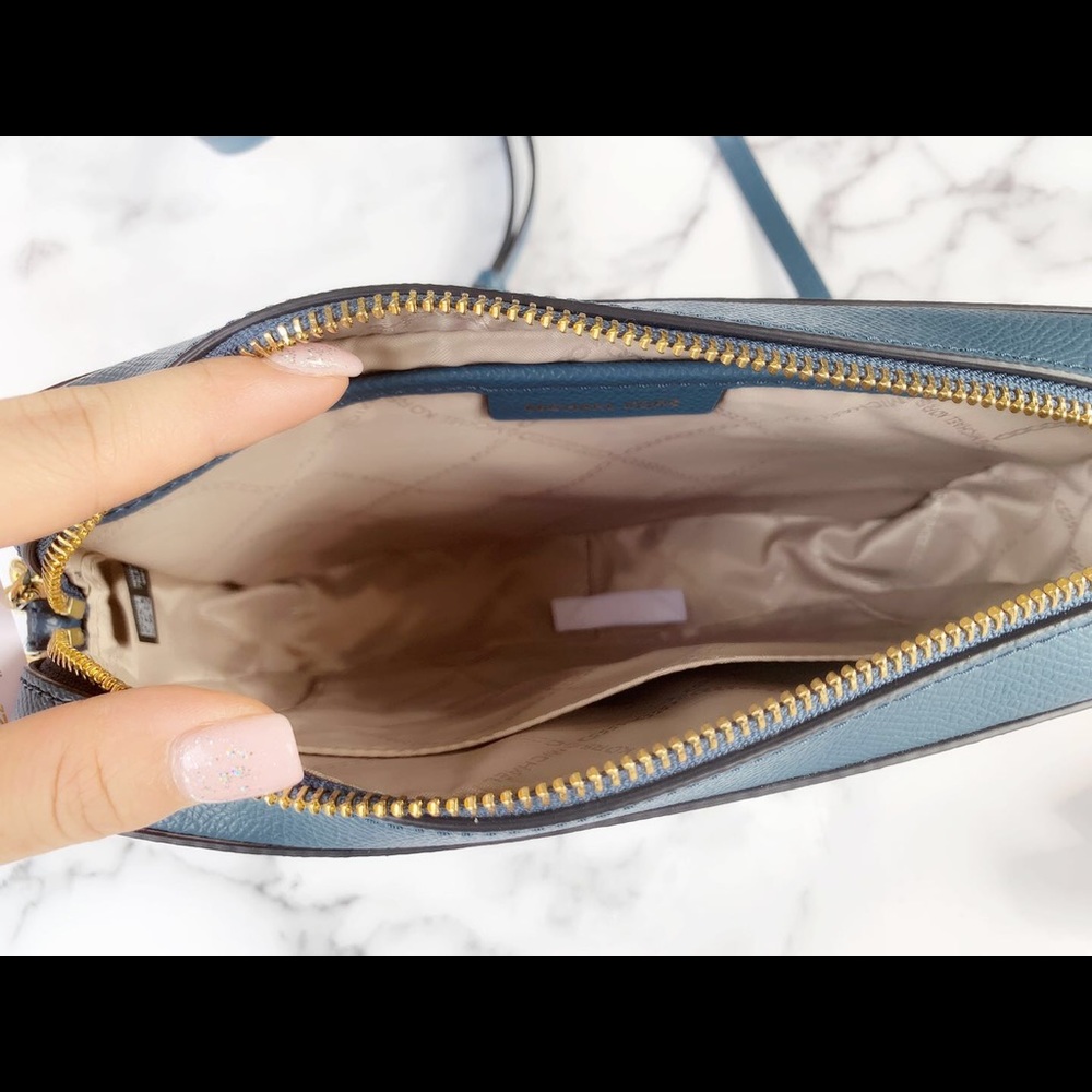 Bundle👜💕Michael Kors Large Crossbody Blue wallet - Picture 8 of 8